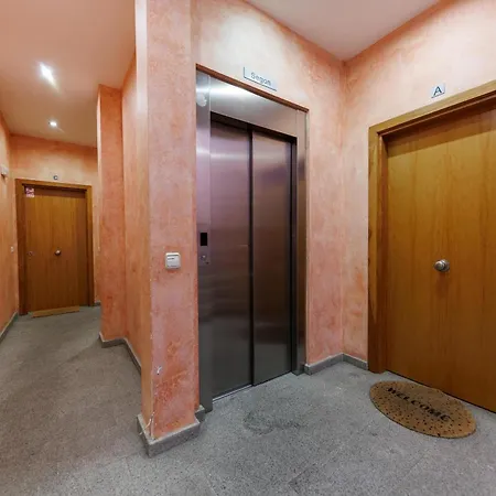דירה Bravissimo Ferreries Velles, With 2 Bedrooms ז'ירונה